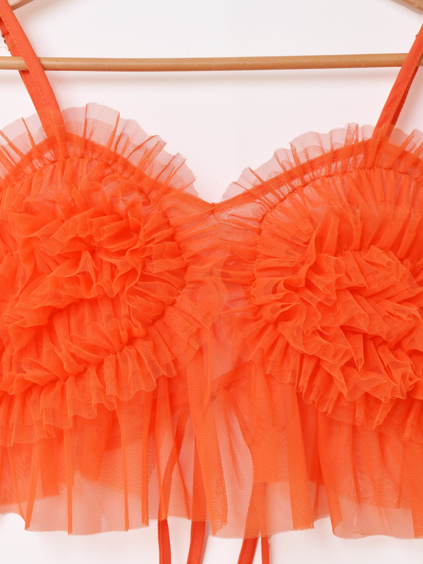 オレンジ フリル ベアトップ カラードレス オレンジ ベアトップ ふわふわ袖 スレンダーライン