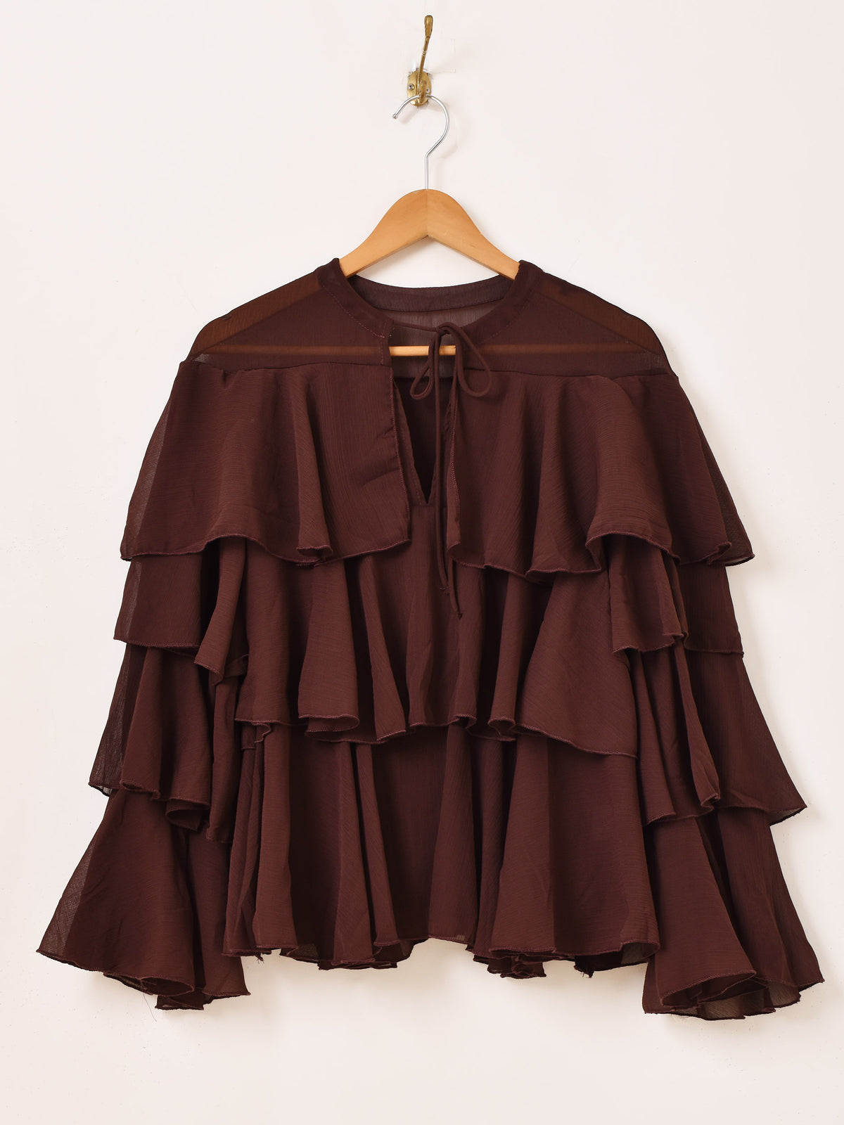 WACOALDIAブラウス　バラ柄 シフォンブラウス 花柄ブラウス ボタニカル柄 縦フリル ボウタイ