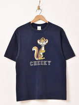 【2色展開】Backers プリントTシャツ「CHEEKY」