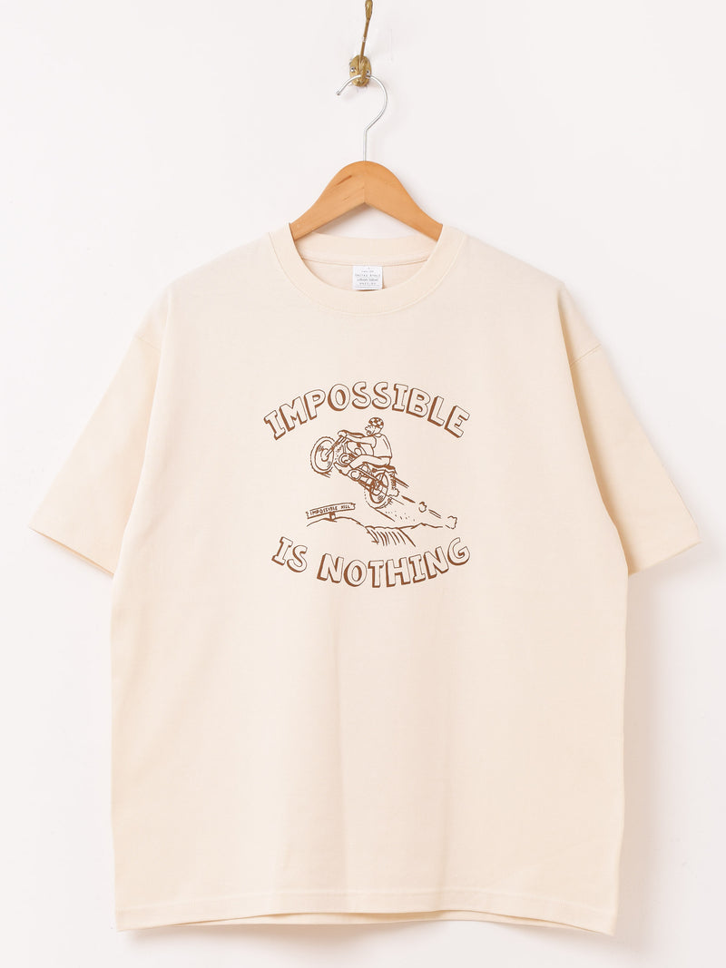 【3色展開】 プリントTシャツ「IMPOSSIBLE IS NOTHING」