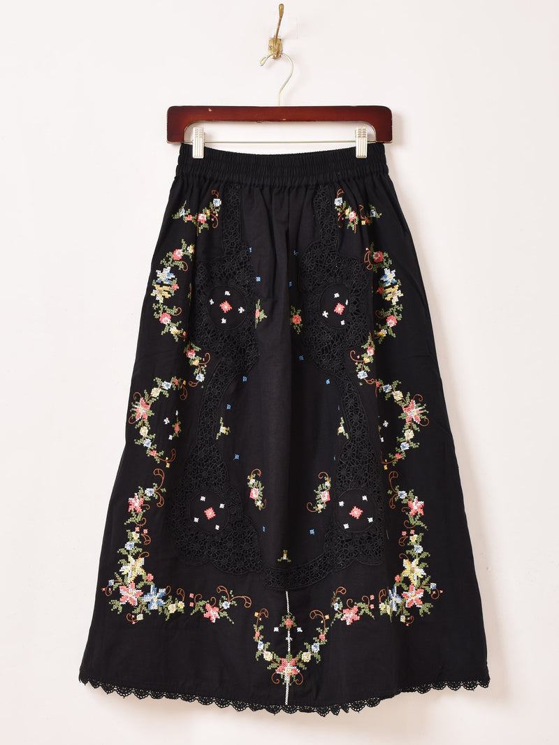 2色展開】Emerald Motel フラワー刺繍 コットンレース スカート – 古着