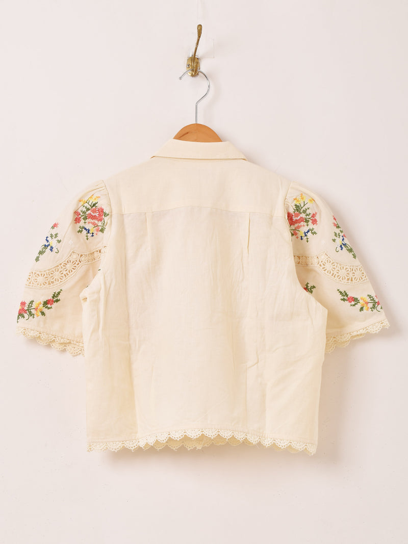 2色展開】Emerald Motel フラワー刺繍 コットンレース 半袖ブラウス