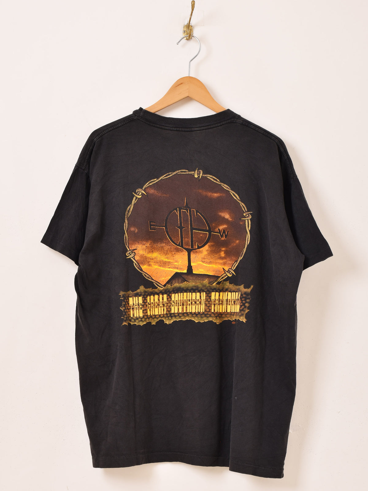 ［半額セール中］古着屋購入The Clash Tシャツ Mサイズ TULTEK製 半額セール中］古着屋購入The Clash Tシャツ Mサイズ TULTEK製