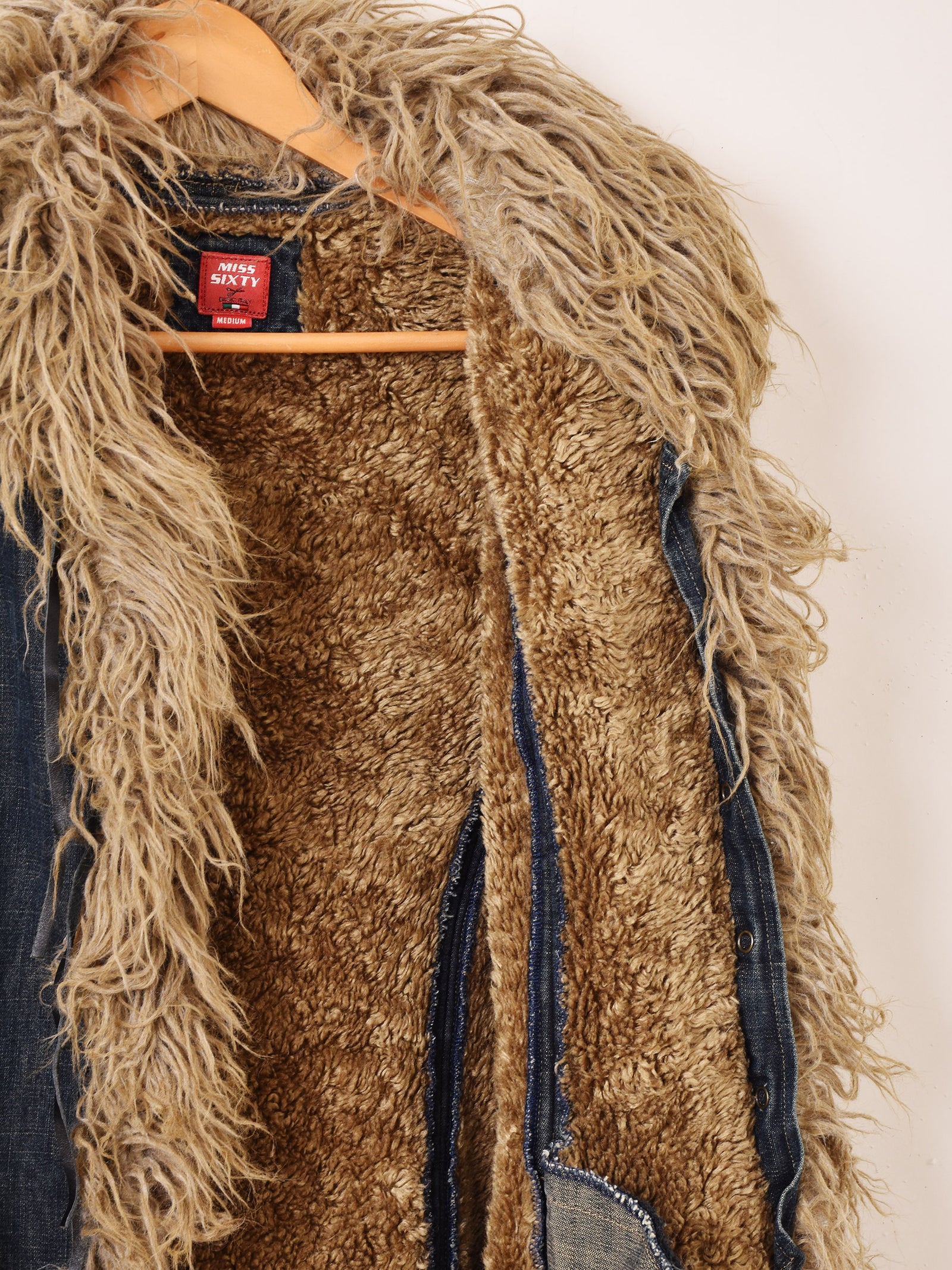 B03_9046_8c91e27a-9f84-46a4-