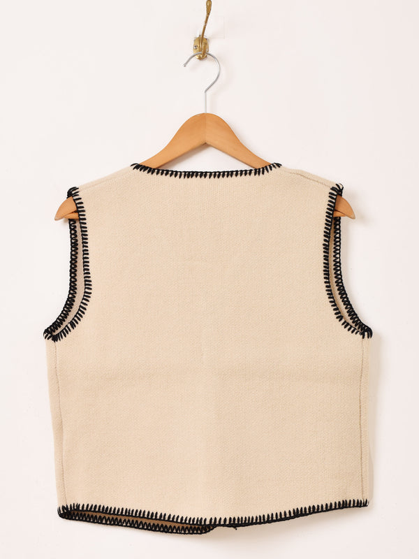 【2色展開】Meridian テープ刺繍 ニットベスト