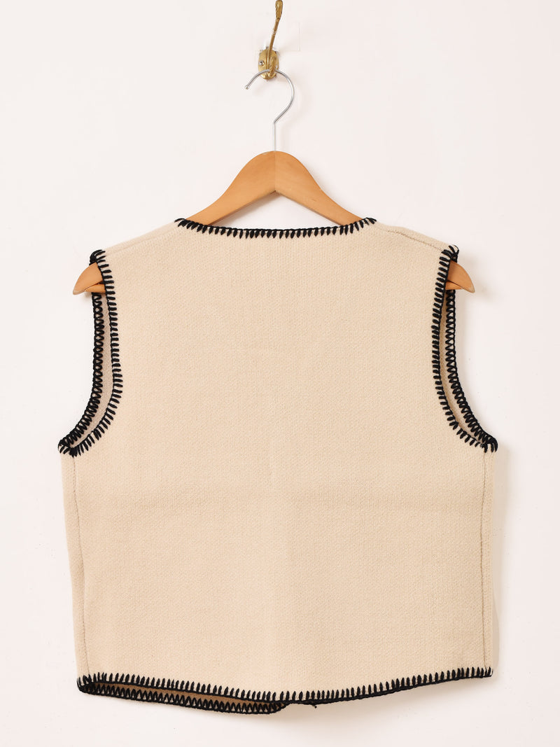 【2色展開】Meridian テープ刺繍 ニットベスト