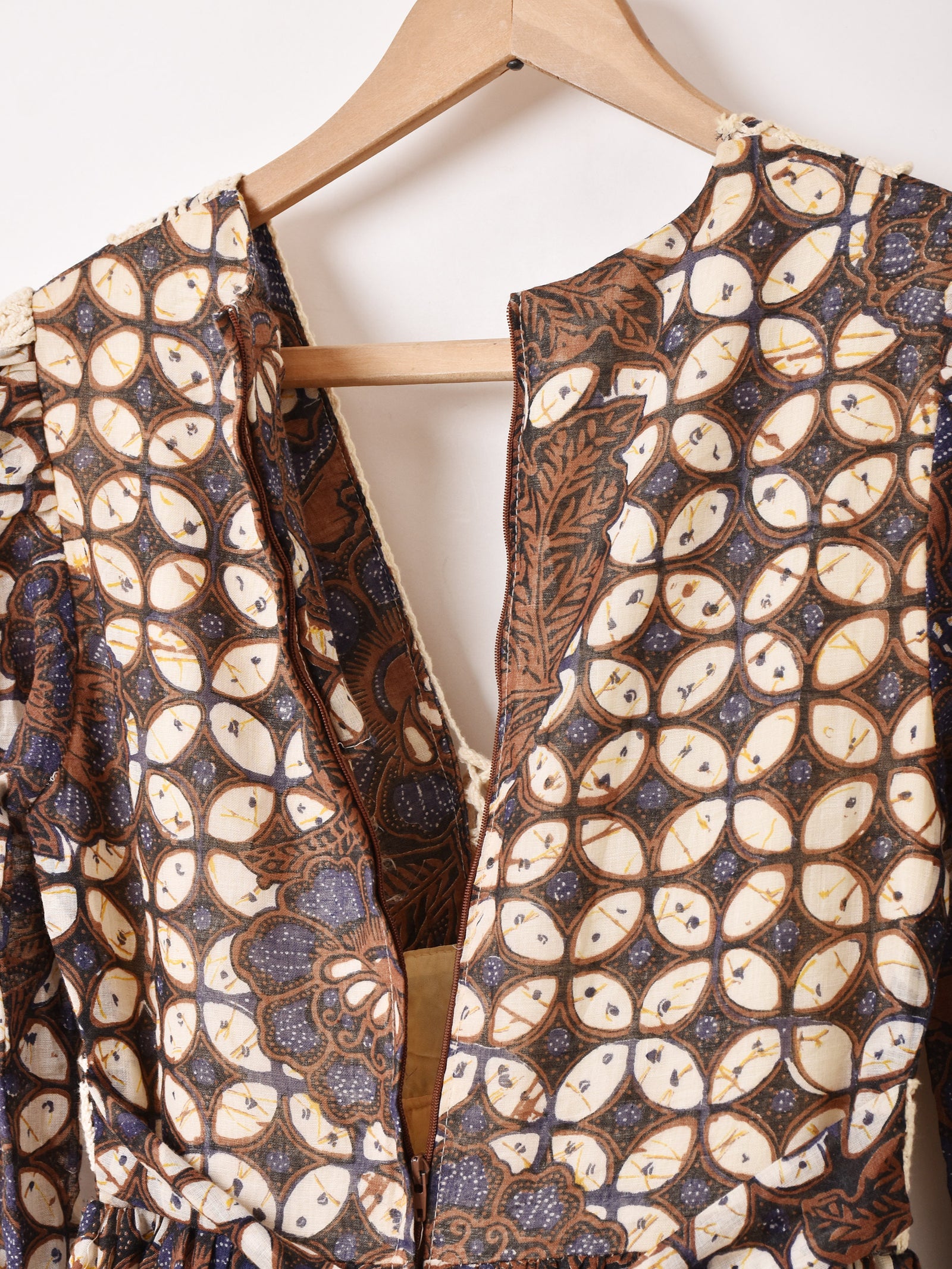 70's GUNNESAX バティックプリント 長袖ロングドレス – 古着屋Top of