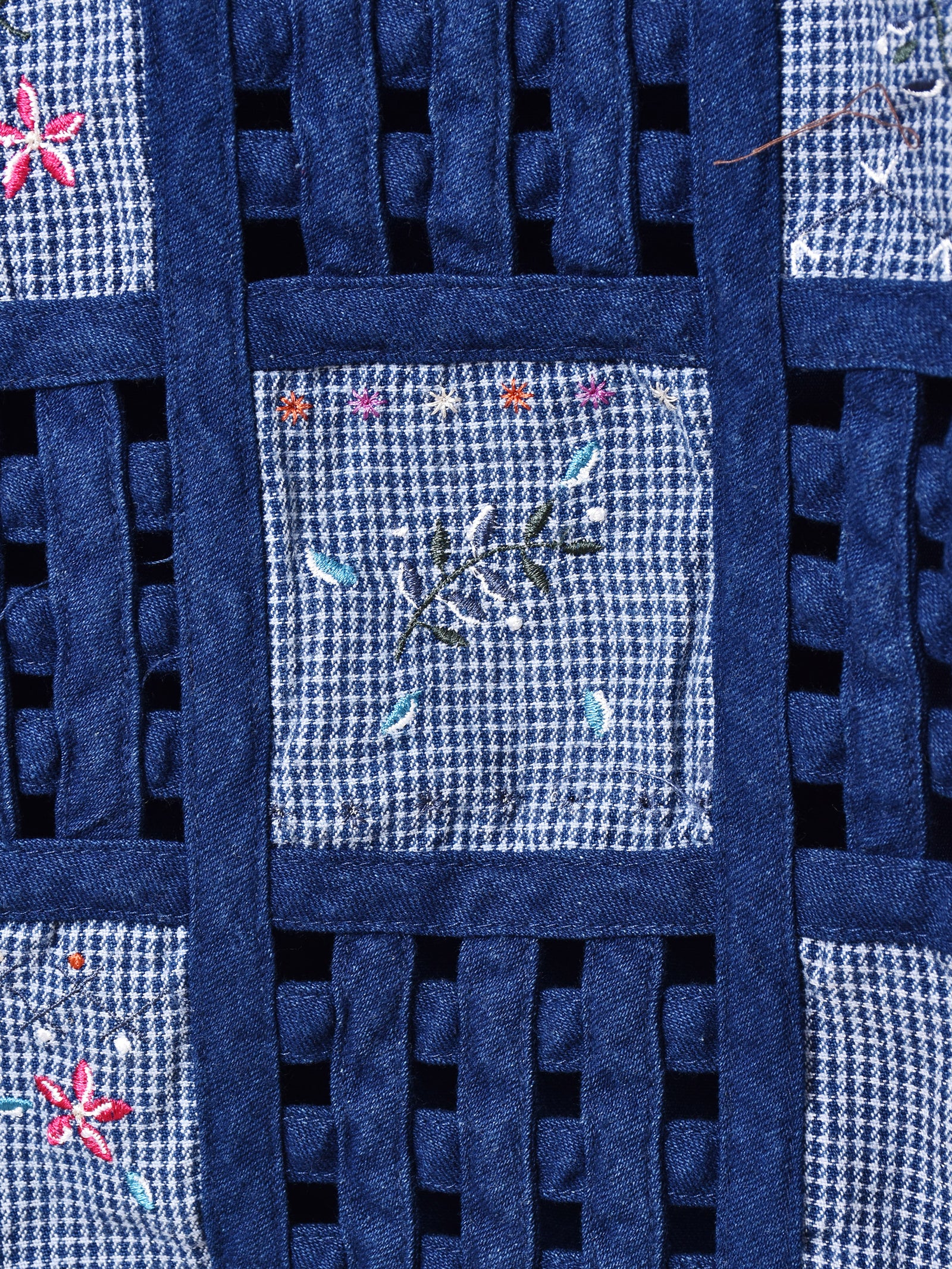 Elcamino」フラワー刺繍 パイピング ニットベスト ネイビー