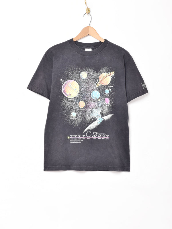 宇宙 グラフィックプリントTシャツ