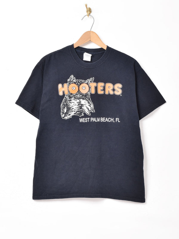 HOOTERS ロゴプリントTシャツ