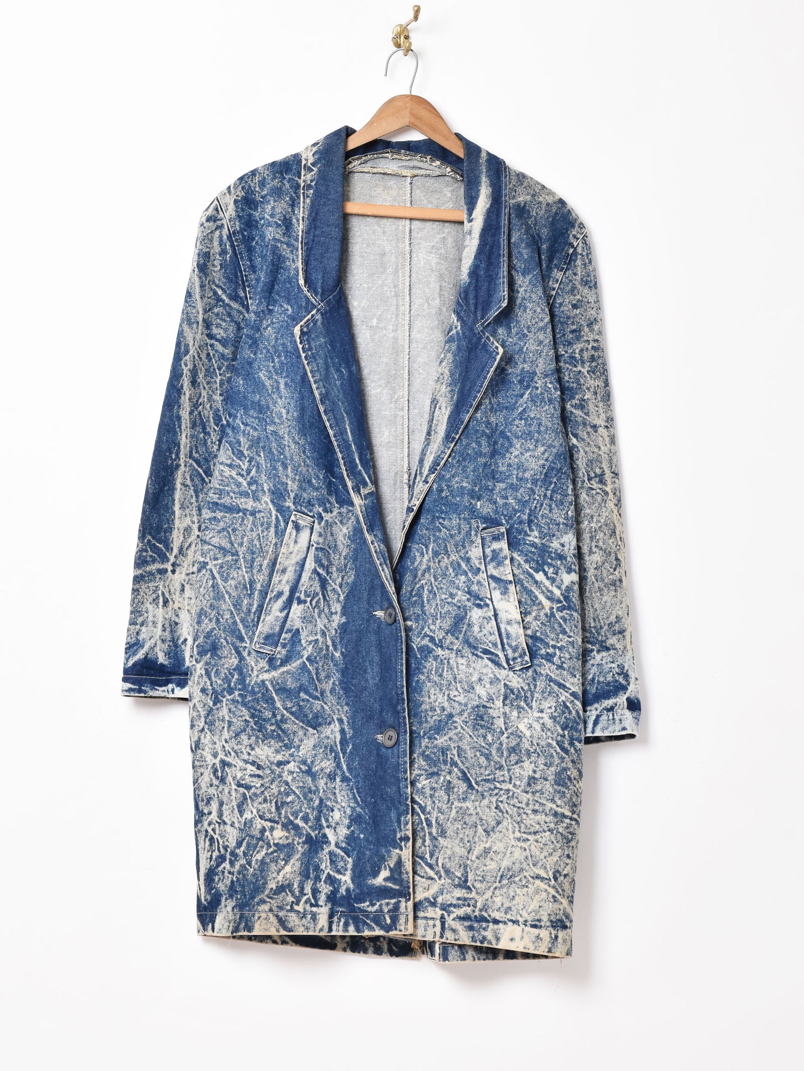 A03_1229_74cbb520-ad62-4c76-