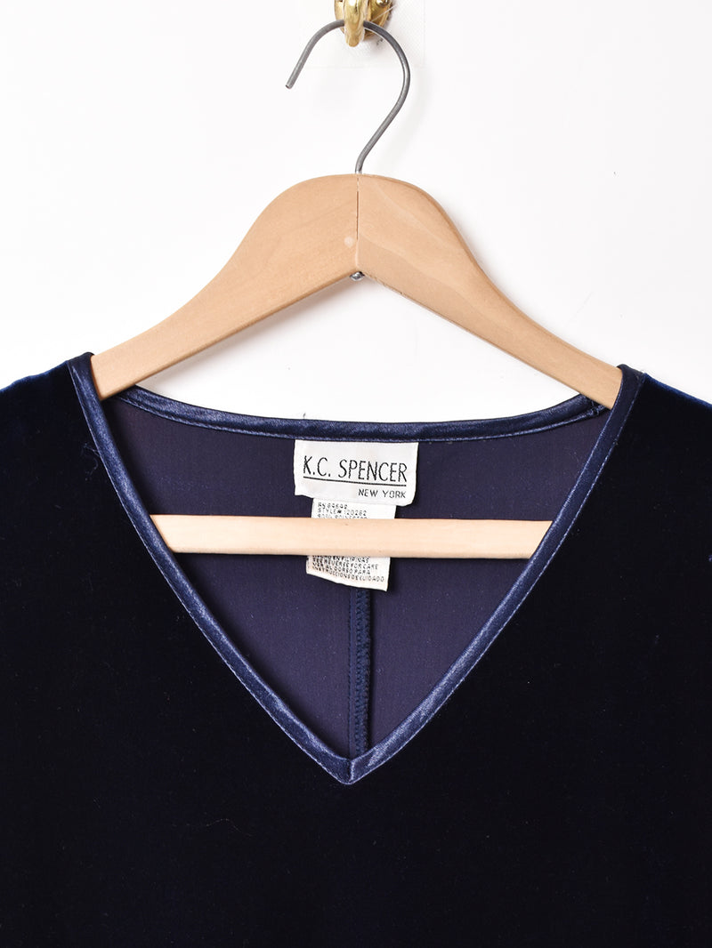 Vネックべロアトップス