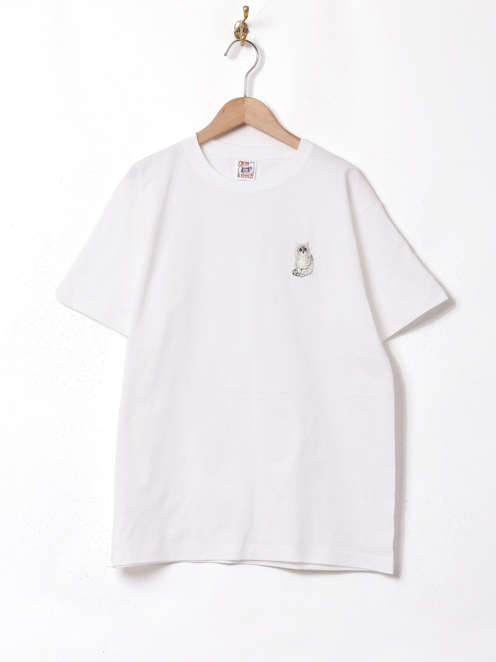 2色展開】ワンポイント キャット 刺繍 Tシャツ – 古着屋Top of