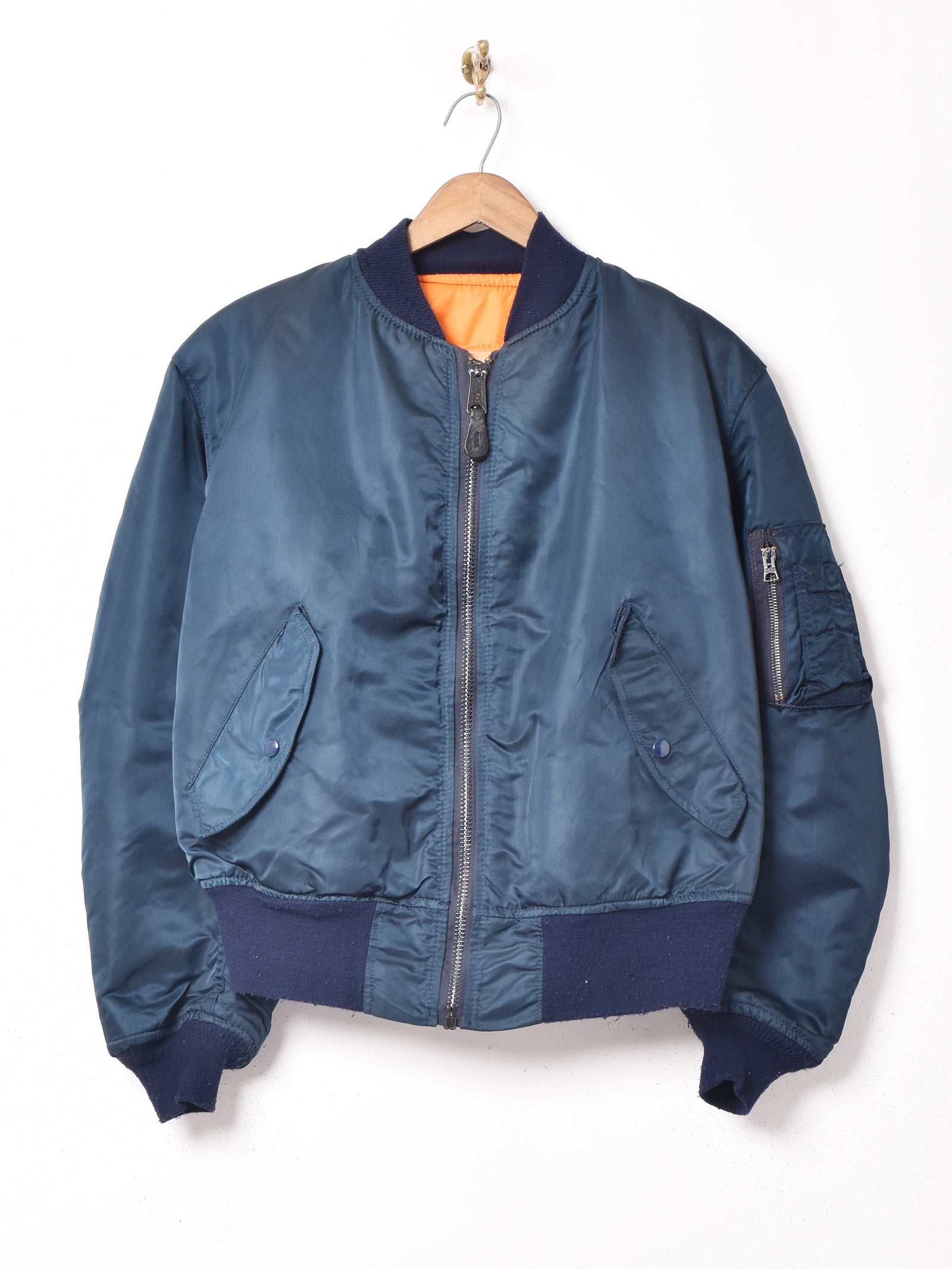 アメリカ製 Alpha Industries MA-1 リバーシブル フライトジャケット – 古着屋Top of the Hillのネット通販サイト