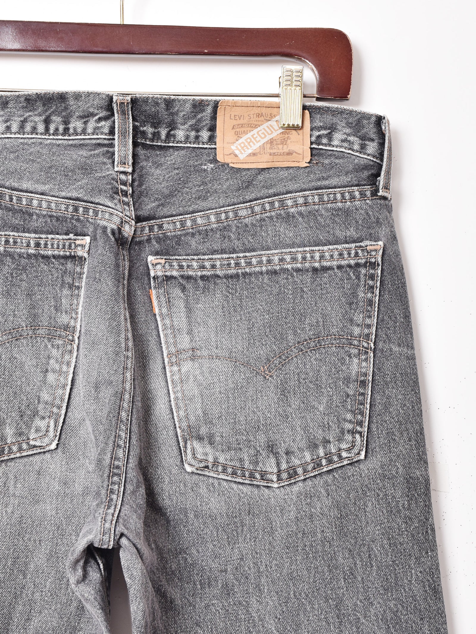 スーパーブラック 90s ユーロ リーバイス 611 ブラックデニム W33 Levi's 611 ブラックデニムパンツ W33 – 古着屋Top of the Hill
