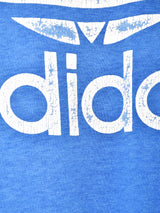 adidas ロゴプリントTシャツ