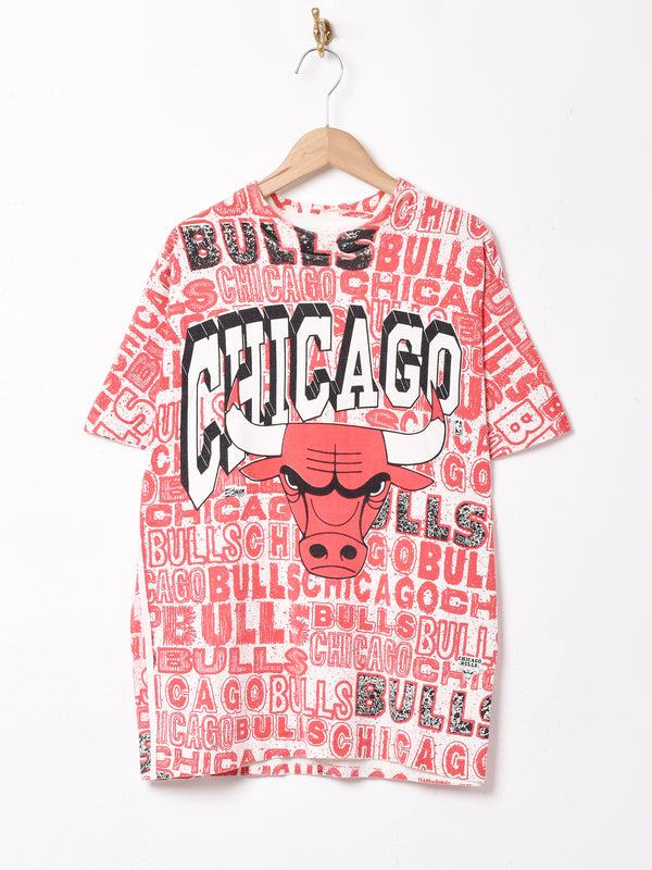 Chicago Bulls 総柄Tシャツ