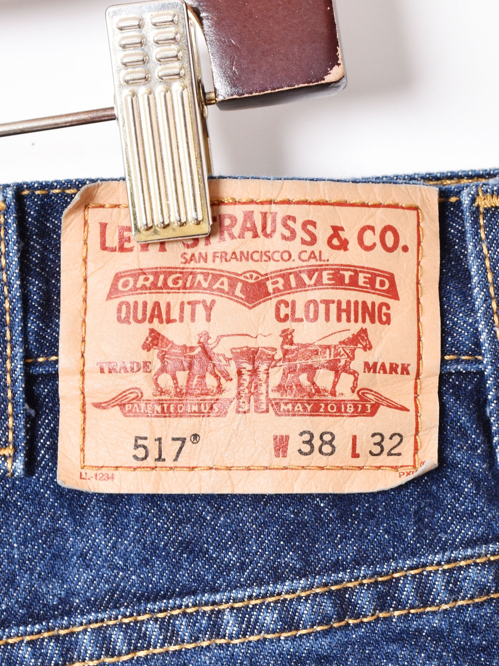 Levi's 517 ブーツカット デニムパンツ W38 – 古着屋Top of the Hillの