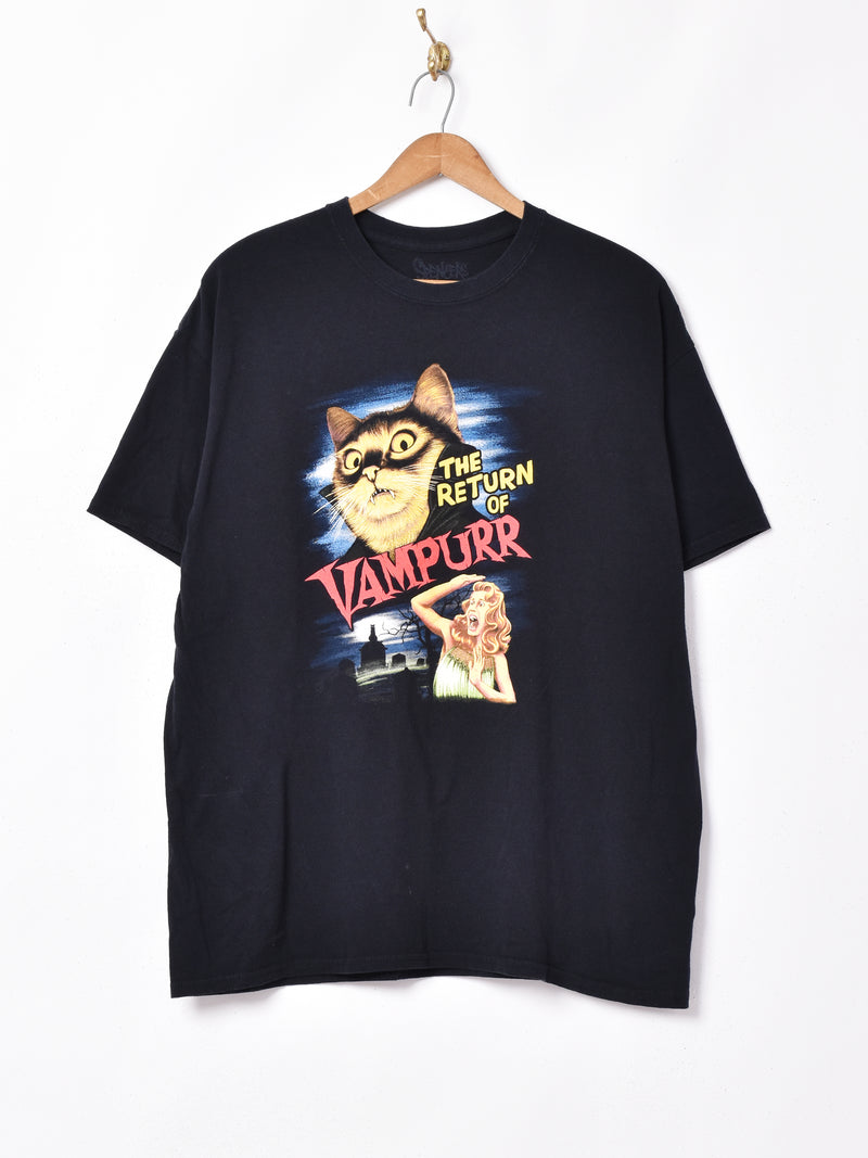 「The return of vampurr」パロディプリントTシャツ