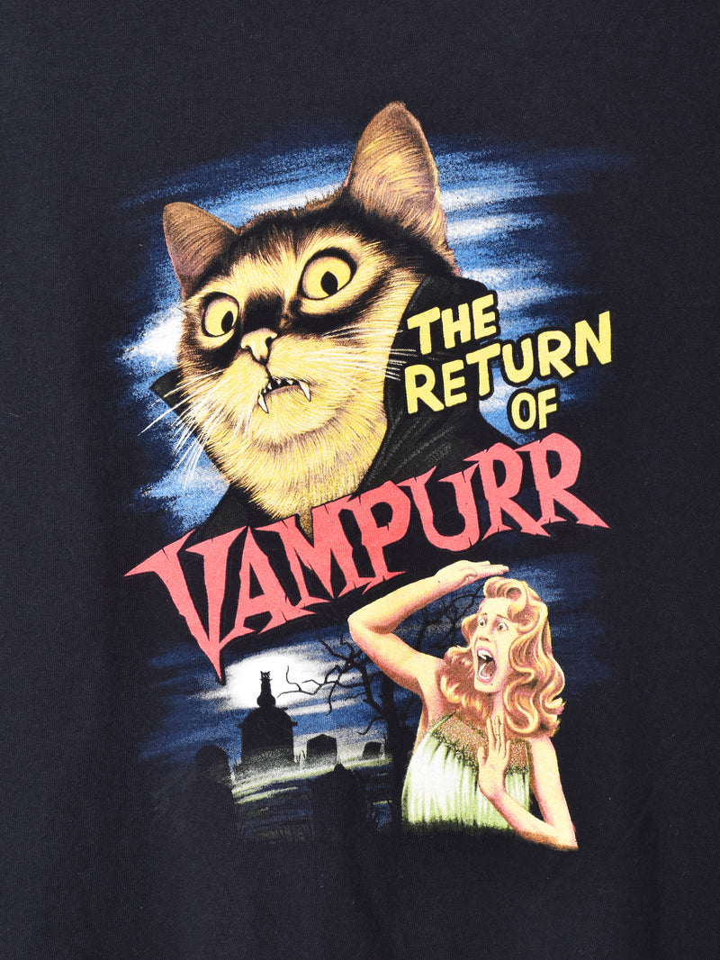 「The return of vampurr」パロディプリントTシャツ
